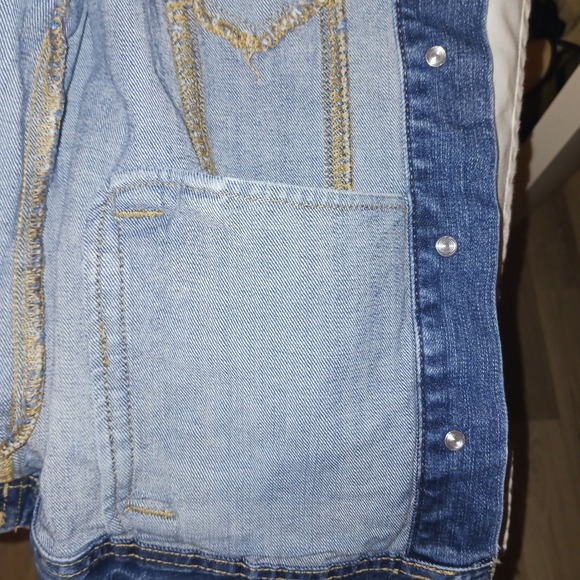 LOFT Denim Jacket Classic Blue Wash Distressed Button Front Long Sleeve Women's - Picture 5 of 11